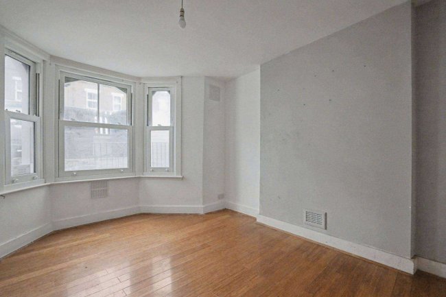 8A & 8B York Road, North Acton, London W3 6TP 72