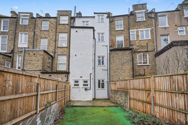 8A & 8B York Road, North Acton, London W3 6TP 72