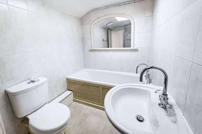 Flat 1, 2 and 3, 6 Pelham Road, Grimsby, Lincolnshire, DN34 4SU 14