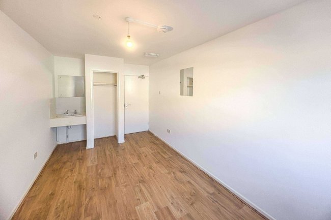 23 – 27 Corn Bar, Witney, Oxfordshire, OX28 6FB 5