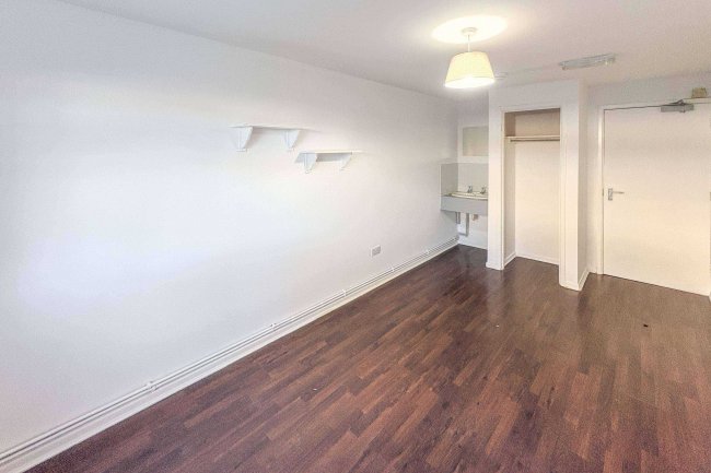 23 – 27 Corn Bar, Witney, Oxfordshire, OX28 6FB 5