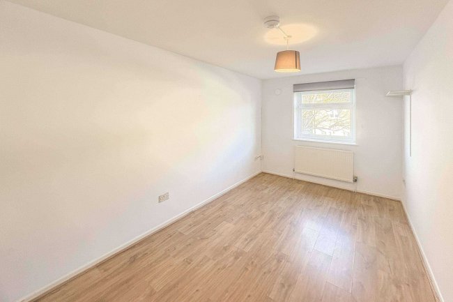 23 – 27 Corn Bar, Witney, Oxfordshire, OX28 6FB 5