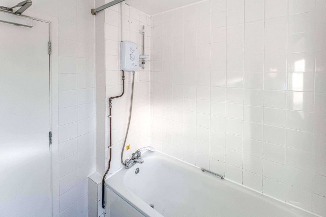 23 – 27 Corn Bar, Witney, Oxfordshire, OX28 6FB 5