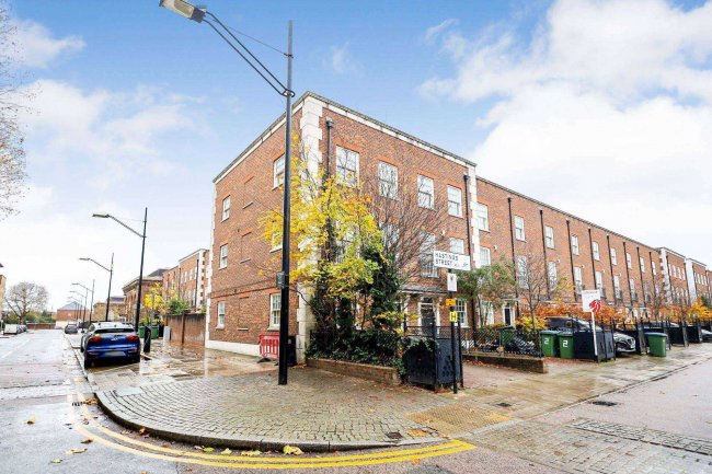 1 Hastings Street, Woolwich, London SE18 6SY 9