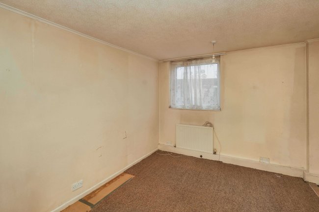 5 Victor Court, Victor Approach, Hornchurch, RM12 4XF 99