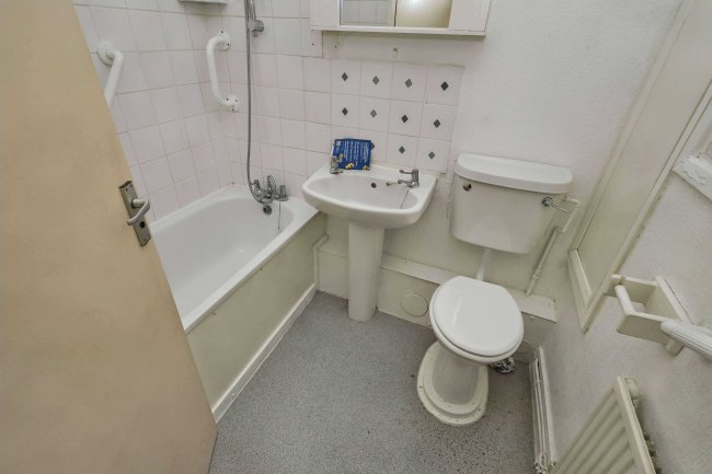 5 Victor Court, Victor Approach, Hornchurch, RM12 4XF 99