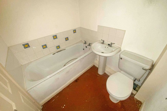 36 Duke Street, Cleator Moor CA25 5BG 9