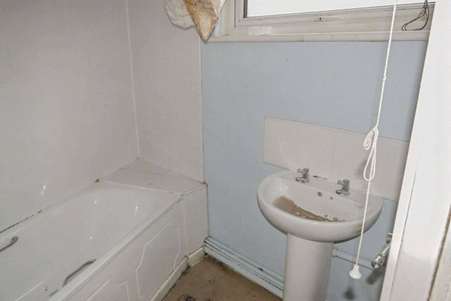 25 Dover Close, Murdishaw, Runcorn WA7 6JA 28