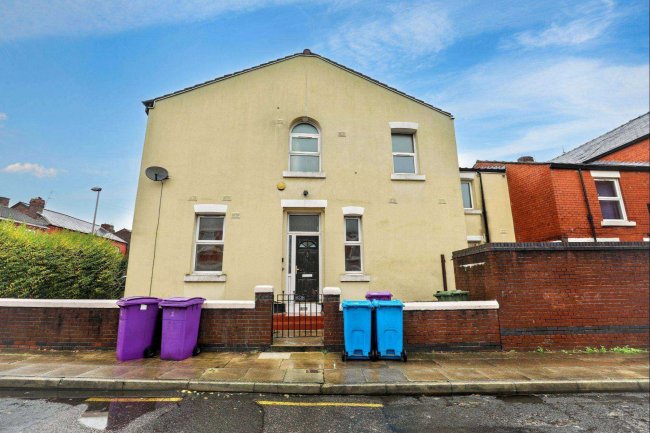 9 Edge Grove, Fairfield, Liverpool L7 0HN 13