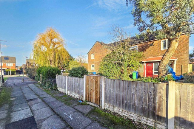 4 Lingmoor Close, Middleton, Manchester M24 4JW 52