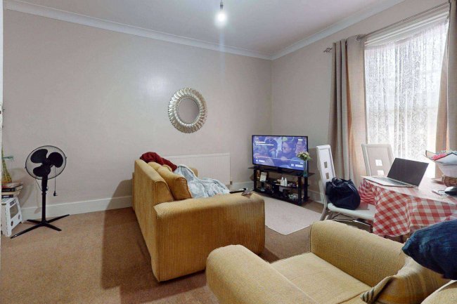 28 & 30 High Street, Northwood HA6 1BN 6