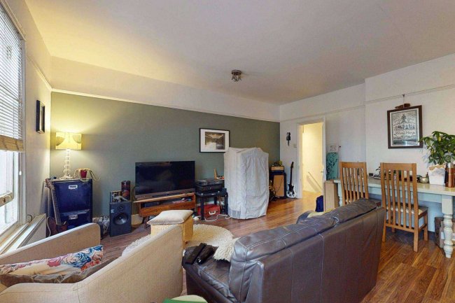 28 & 30 High Street, Northwood HA6 1BN 6