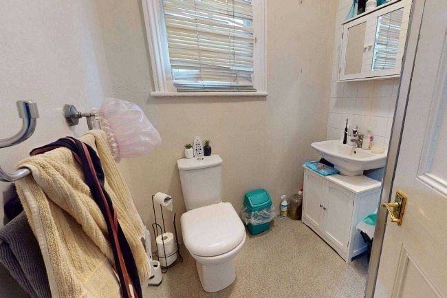 28 High Street, Northwood HA6 1BN 3