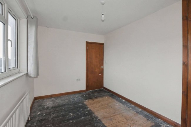 40 Halcot Avenue, Bexleyheath, Kent, DA6 7QB 1