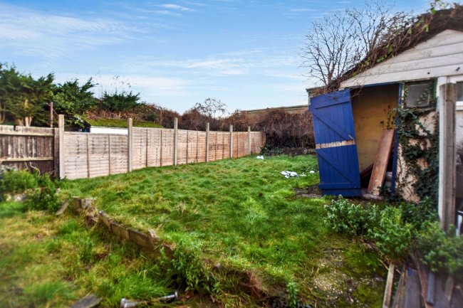 40 Halcot Avenue, Bexleyheath, Kent, DA6 7QB 1