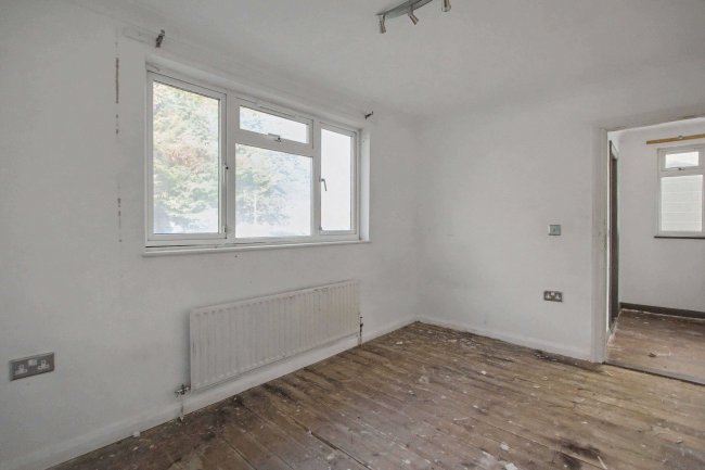 107 Halcot Avenue, Bexleyheath, Kent, DA6 7QA 2