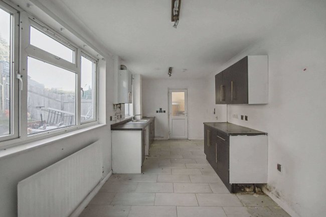 107 Halcot Avenue, Bexleyheath, Kent, DA6 7QA 2