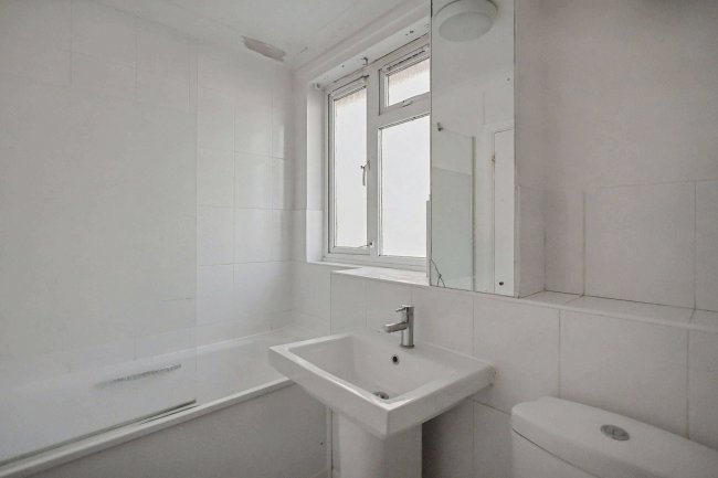 107 Halcot Avenue, Bexleyheath, Kent, DA6 7QA 2