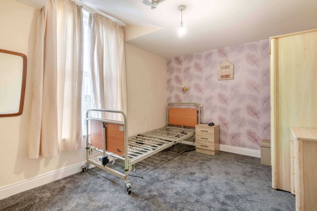 241 Normanby Road, South Bank, Middlesbrough, Cleveland, TS6 6SX 7