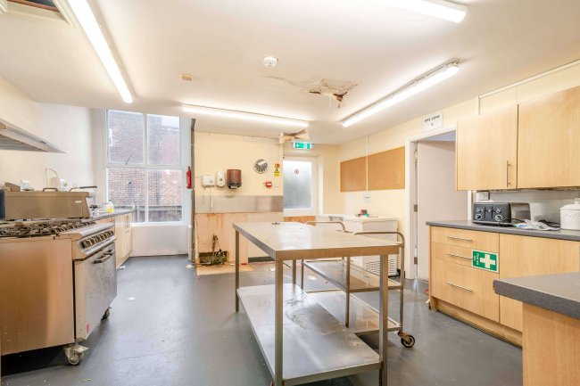 241 Normanby Road, South Bank, Middlesbrough, Cleveland, TS6 6SX 7