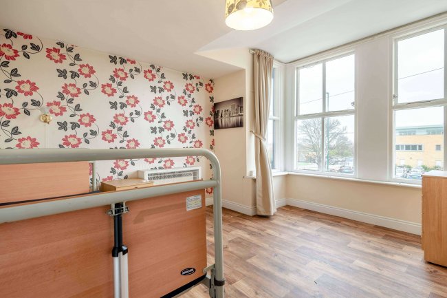 241 Normanby Road, South Bank, Middlesbrough, Cleveland, TS6 6SX 7