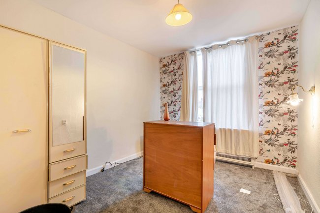 241 Normanby Road, South Bank, Middlesbrough, Cleveland, TS6 6SX 7