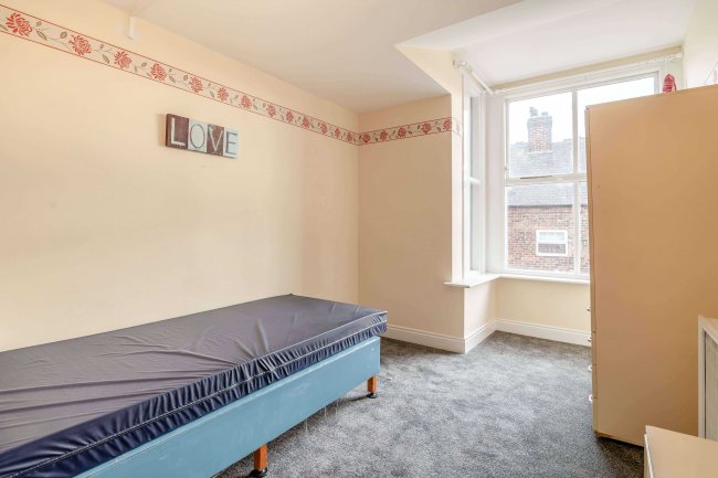 241 Normanby Road, South Bank, Middlesbrough, Cleveland, TS6 6SX 7