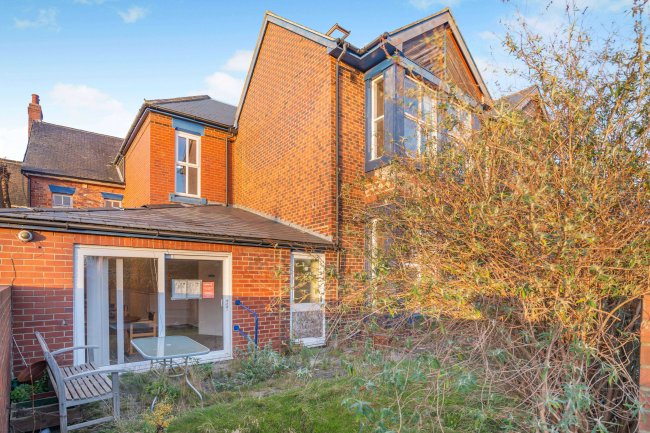 241 Normanby Road, South Bank, Middlesbrough, Cleveland, TS6 6SX 7