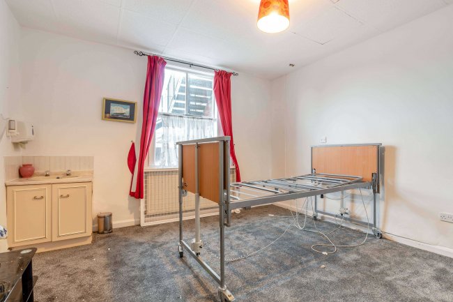 241 Normanby Road, South Bank, Middlesbrough, Cleveland, TS6 6SX 7