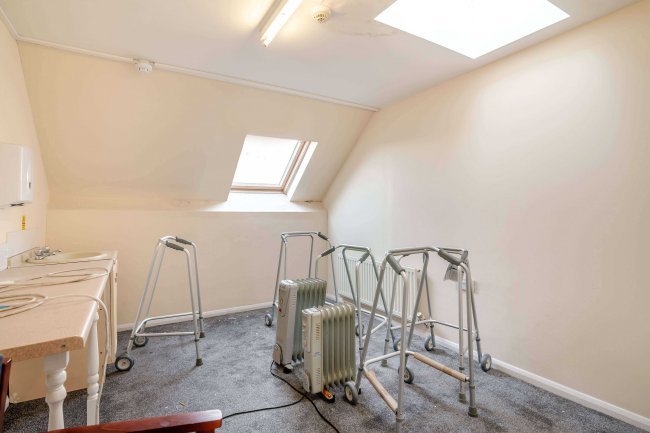 241 Normanby Road, South Bank, Middlesbrough, Cleveland, TS6 6SX 7