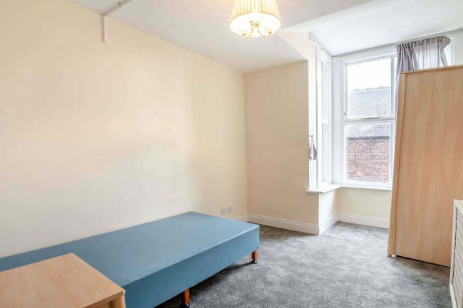 241 Normanby Road, South Bank, Middlesbrough, Cleveland, TS6 6SX 7