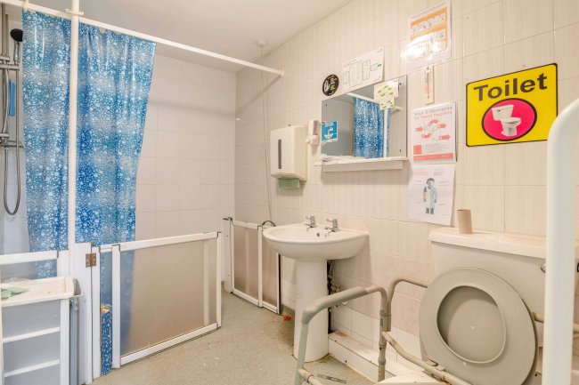 241 Normanby Road, South Bank, Middlesbrough, Cleveland, TS6 6SX 7