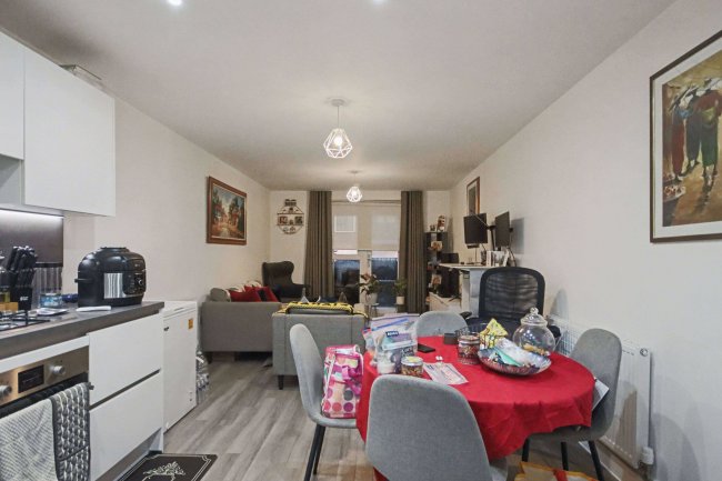 49 Suffield Lodge, Suffield Hill, High Wycombe, Buckinghamshire, HP11 2FR 3