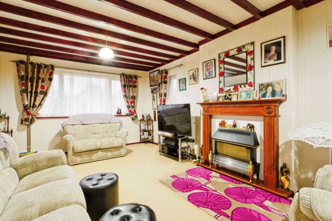 31 Lonsdale Avenue, Margate CT9 3BY 7