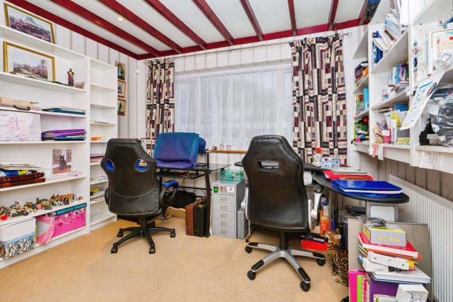 31 Lonsdale Avenue, Margate CT9 3BY 7