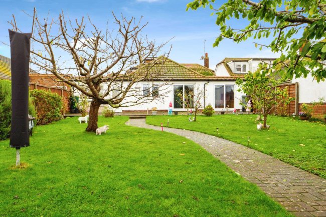 31 Lonsdale Avenue, Margate CT9 3BY 7