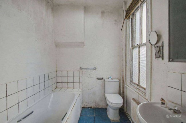 26A Chandos Road, Tottenham London N17 6HN 62