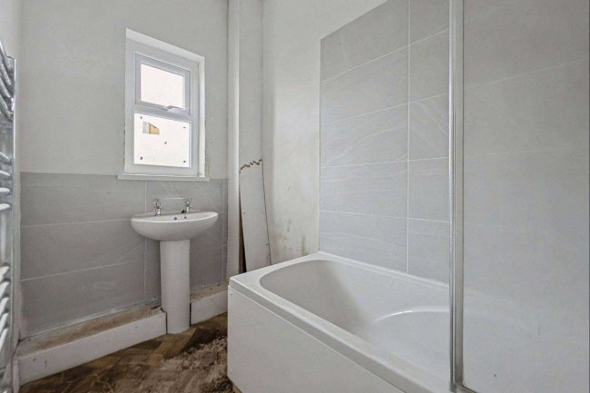 35 Scrogg Road, Newcastle upon Tyne NE6 4EX 18