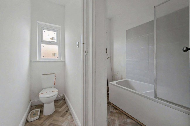 35 Scrogg Road, Newcastle upon Tyne NE6 4EX 18