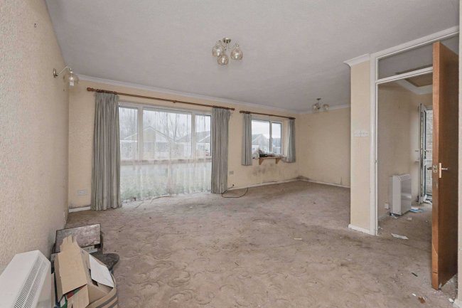 15 Coniston Road, Folkestone, Kent, CT19 5JG 76