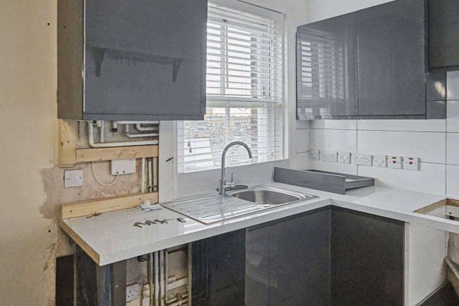 19 Greyhound Mansions, Greyhound Road, Barons Court, London, W6 8NY 64