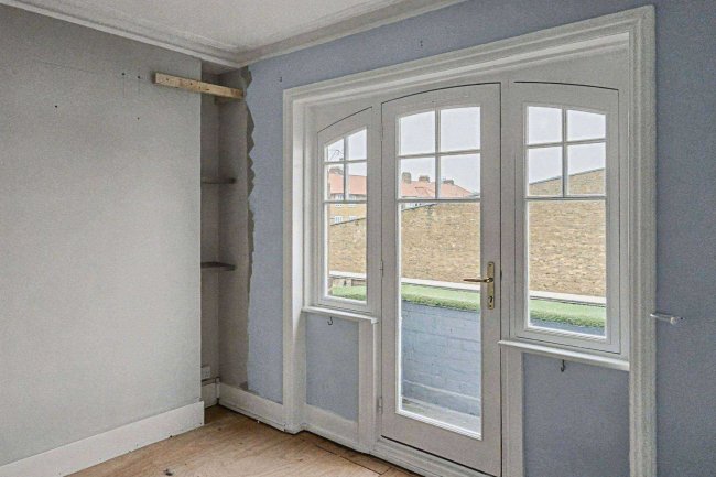 19 Greyhound Mansions, Greyhound Road, Barons Court, London, W6 8NY 64