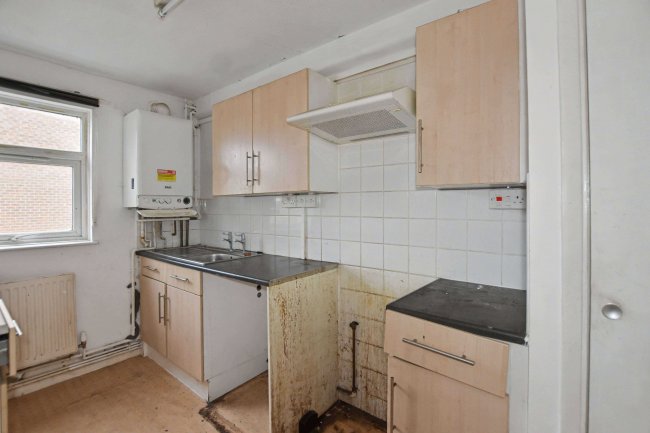 54 Fieldfare Road, Thamesmead, London, SE28 8HR 44