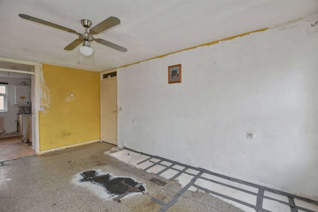 54 Fieldfare Road, Thamesmead, London, SE28 8HR 44