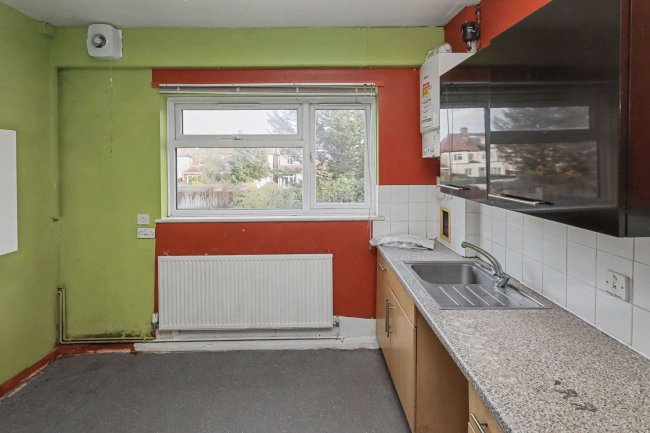 First Floor 25 Claremont Road, Cricklewood, London, NW2 1BP 79