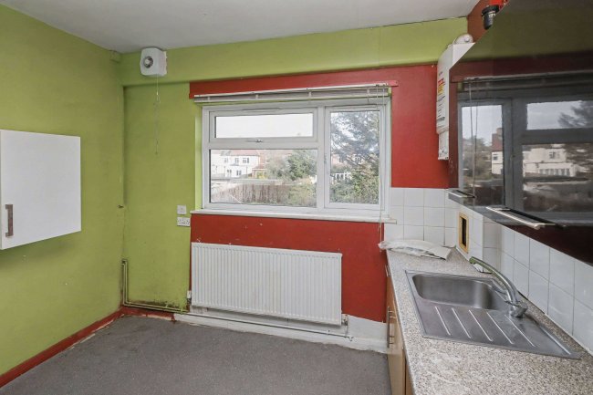 First Floor 25 Claremont Road, Cricklewood, London, NW2 1BP 79