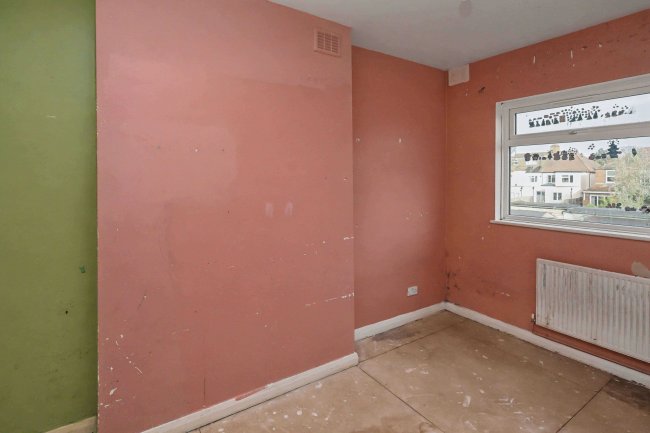 First Floor 25 Claremont Road, Cricklewood, London, NW2 1BP 79