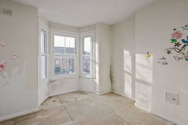 First Floor 25 Claremont Road, Cricklewood, London, NW2 1BP 79