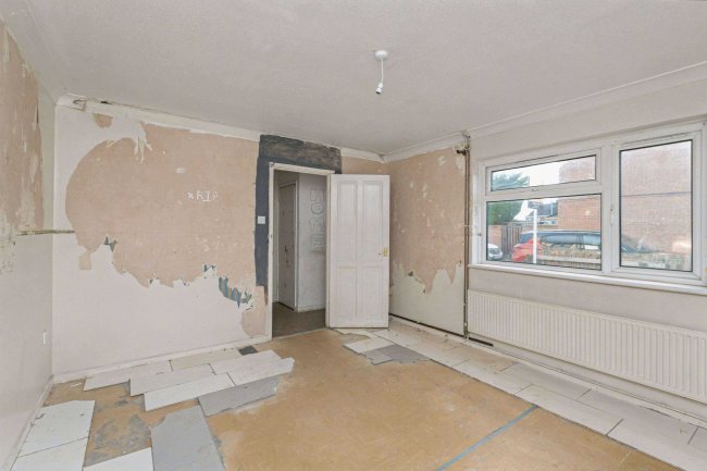 25 Darrington Close, Eaton Socon, St. Neots, Cambridgeshire PE19 8BG 46