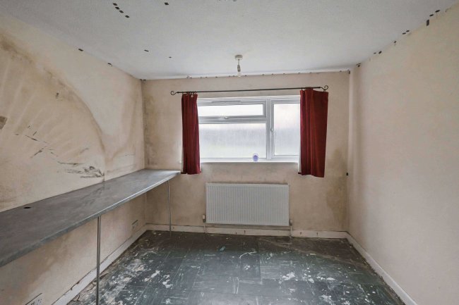 Ground Floor Flat, 1 Charles Court, Forest Hills Drive, Southampton, SO18 2FY 34